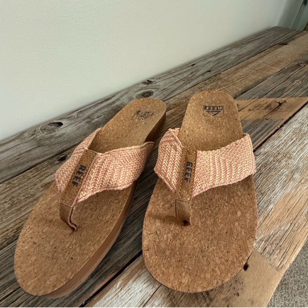 Reef Woven Pink and Tan Flip Flops - Picture 2 of 6